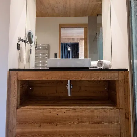 Le Blue Moon בקתה