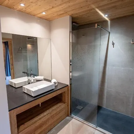 Le Blue Moon אלפה ד'הואז