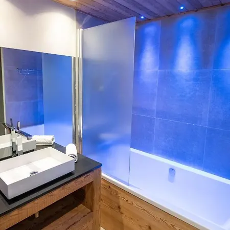 Chalet Blue Moon *